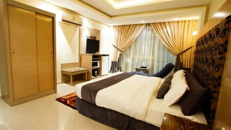 *** Hotel Almuhaidb Al Takhasosi Suites Riyadh Saudi Arabia