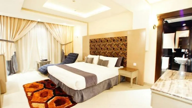 Almuhaidb Al Takhasosi Suites Riyadh 3*,